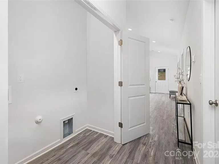 3905 Oakwood Rd — Photo 15