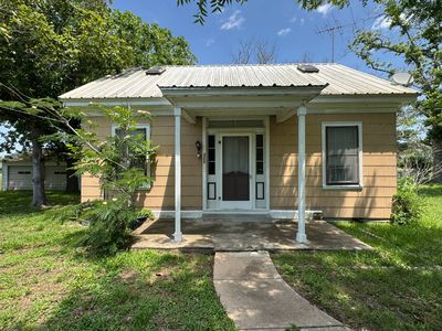 325 E 10th St, Yorktown, TX, 78164