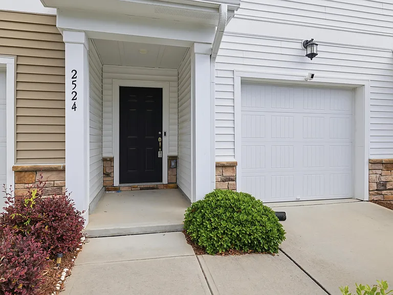 2524 Laurel Valley Way — Photo 4