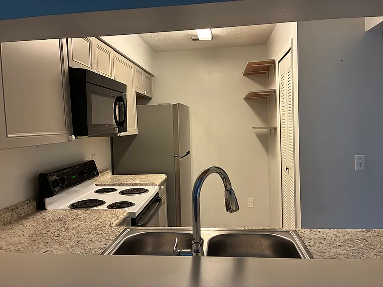 705 Northlake Dr — Photo 13