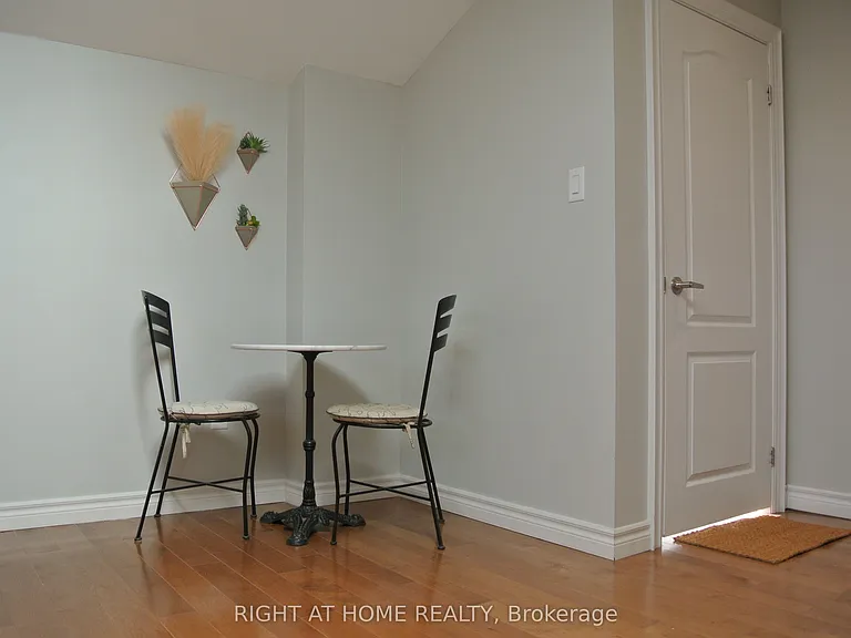 1088 Pearson Dr #1 — Photo 4
