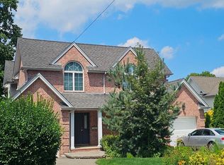 2425 Hammett Ave, Fort Lee, NJ 07024