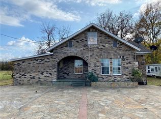 100 Elm St, Pocola, OK 74902