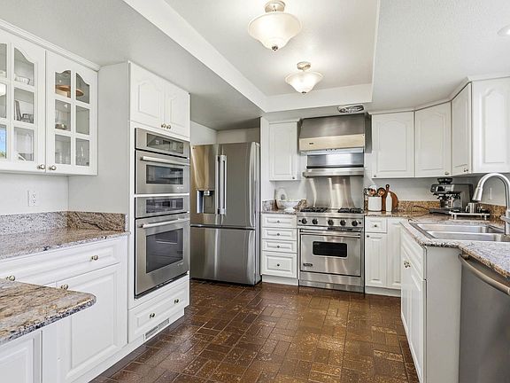 4th image of 242 W Greenview Dr