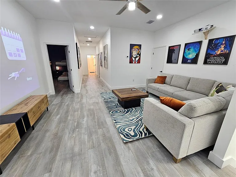 2075 Jewell Ave — Photo 16