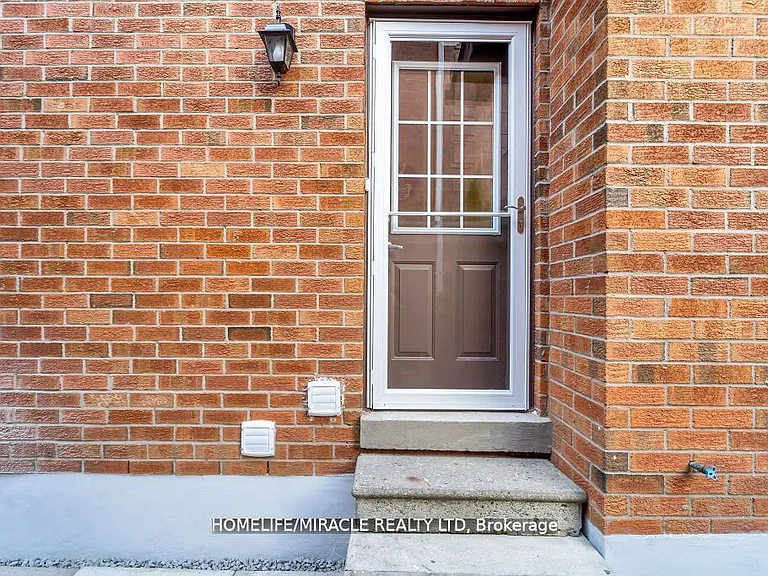 57 Lord Simcoe Dr #BASEMENT — Photo 14