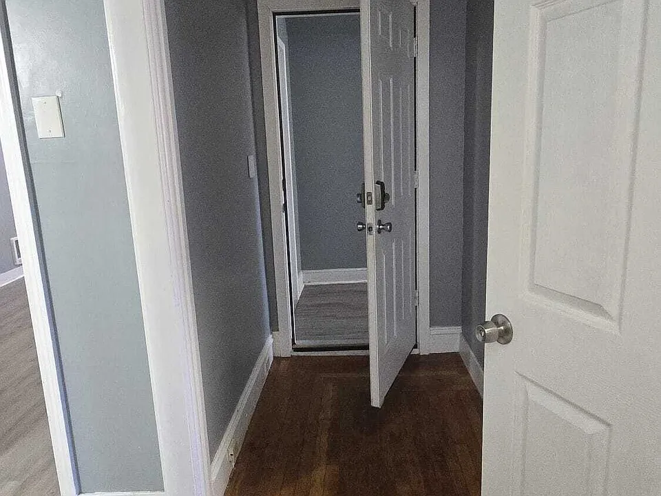 223 Gano St #1F