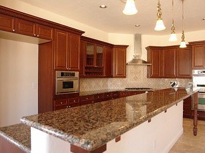Large Kitchen with Granite and Upgraded Appliances