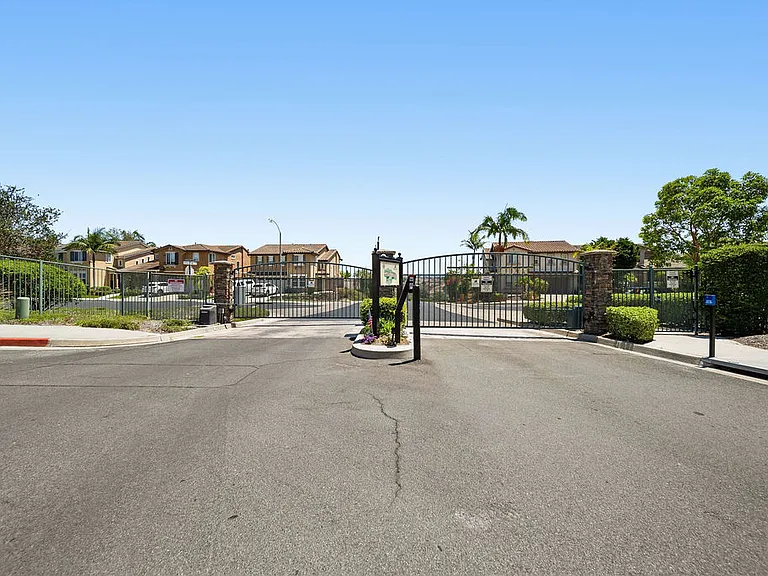 209 Canyon Creek Way — Photo 42