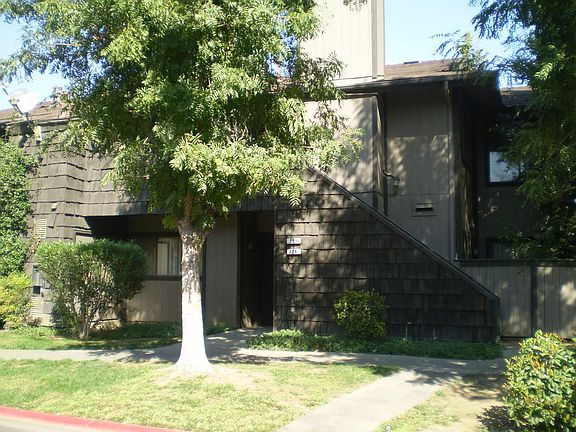4th image of 1190 S Winery Ave Unit 101