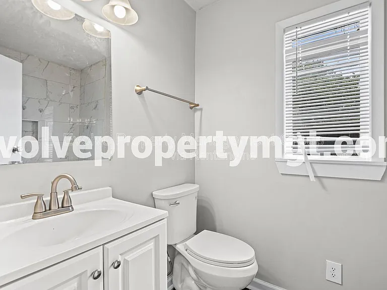 1716 Cornelia Ln — Photo 16