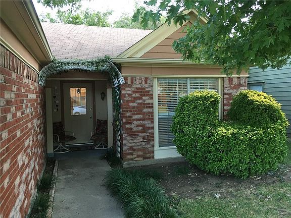 3rd image of 3724 Huckleberry Dr