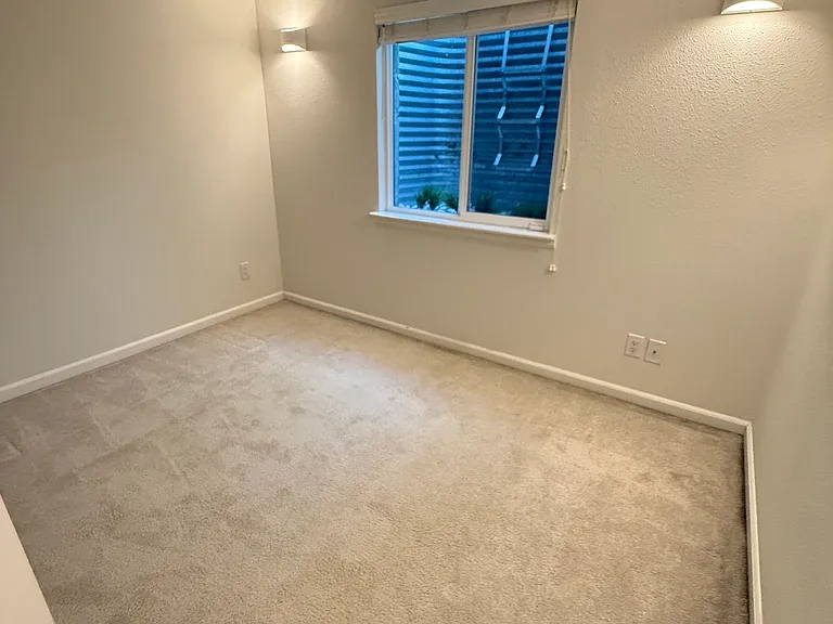 579 W Arrowhead St — Photo 24