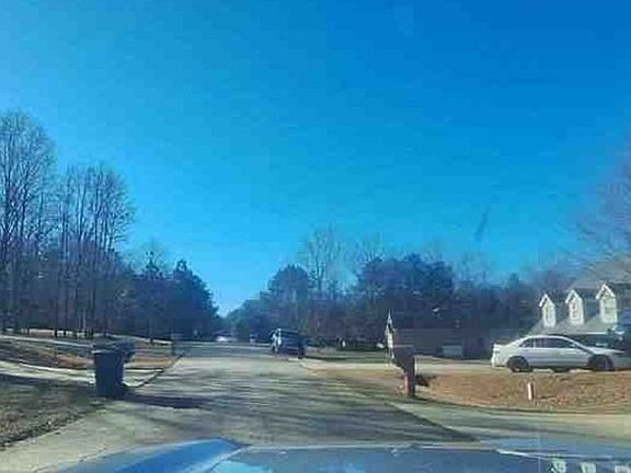 Exterior Neighborhood (street photo)