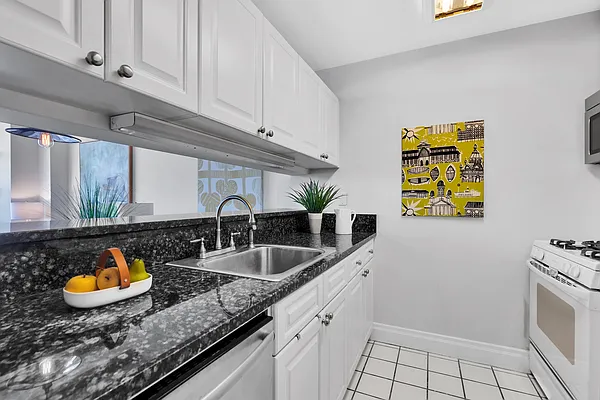 Sold by Compass | media 4