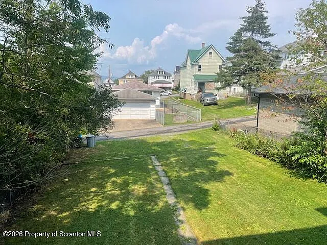 1318 Cornell St — Photo 6