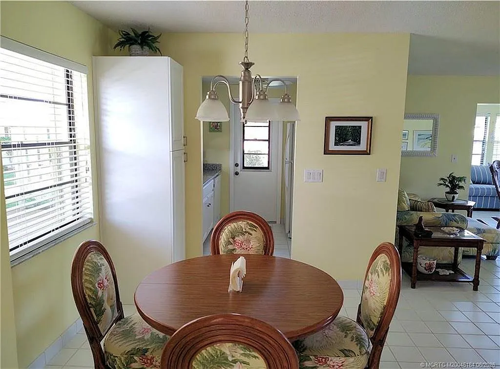 2 bed, 2.0 bath, 1317 sqft, $3,300 — Photo 4