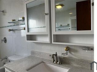 25356 149th Rd #1, Rosedale, NY 11422