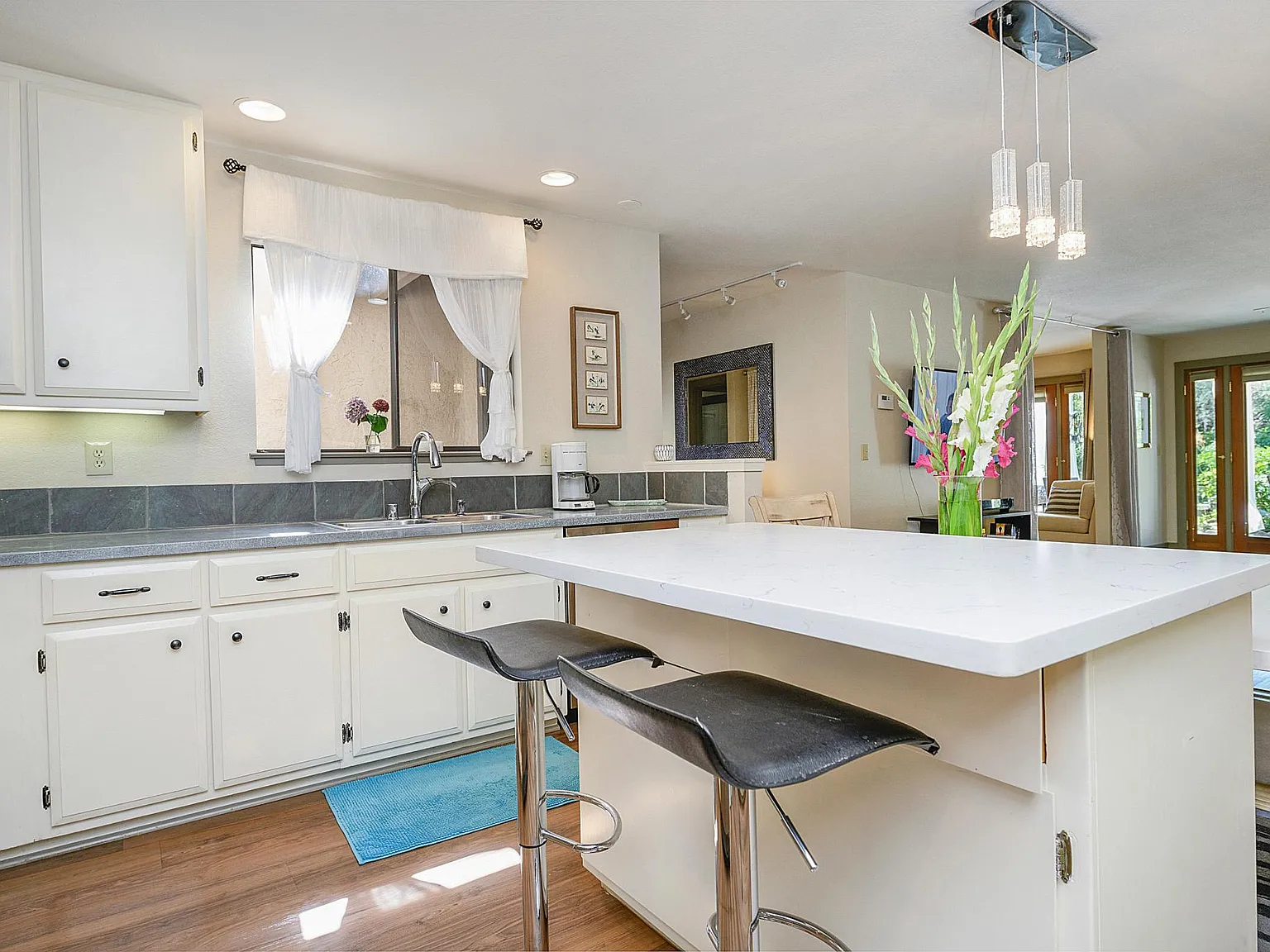 1220 Peppertree Circle — Photo 3