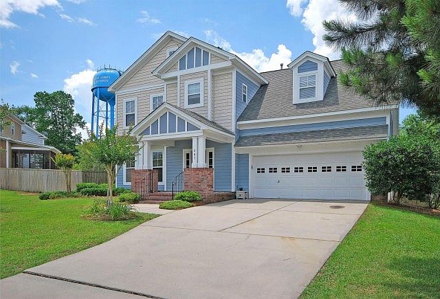 1st image of 207 Silverwood Ln