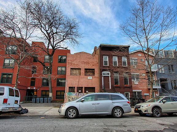 3rd image of 287 Clifton Pl