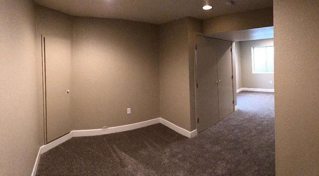 4 bed, 2.5 bath, 2151 sqft, $3,000 — Photo 4