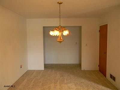 4th image of 141 Norwood St