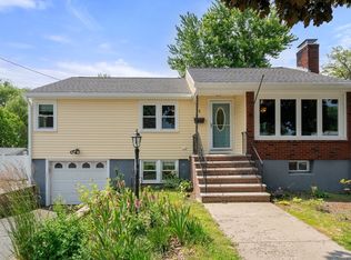 5 Brookfield Ln, Saugus, MA 01906