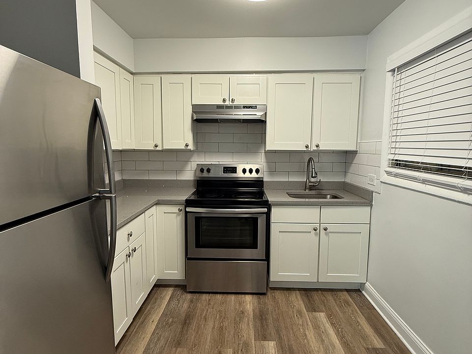 1st image of 1080 N Wheeling Rd #301