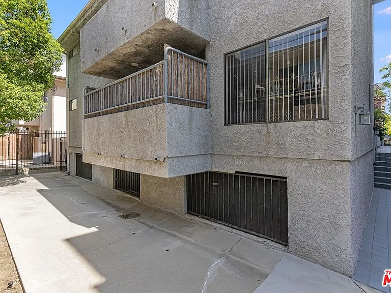 1931 Malcolm Ave #201 — Photo 16