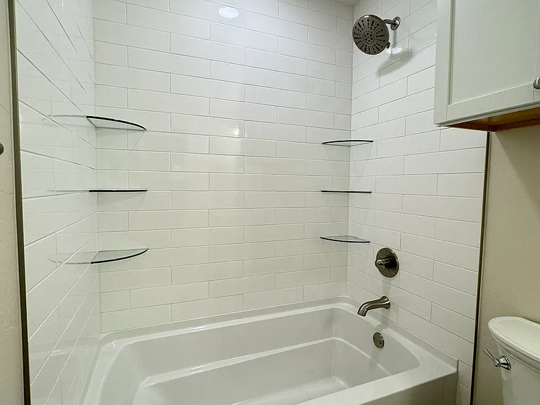 1442 E Broadway St — Photo 24