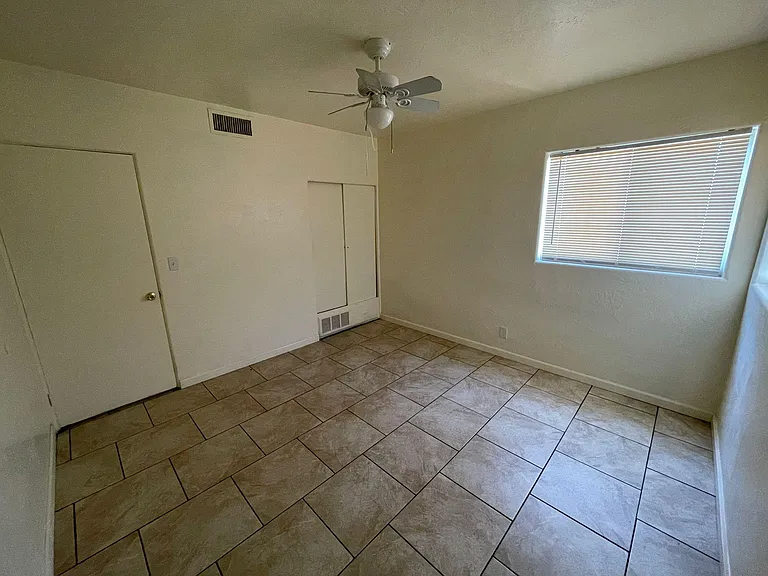 868 S Park Ave — Photo 6