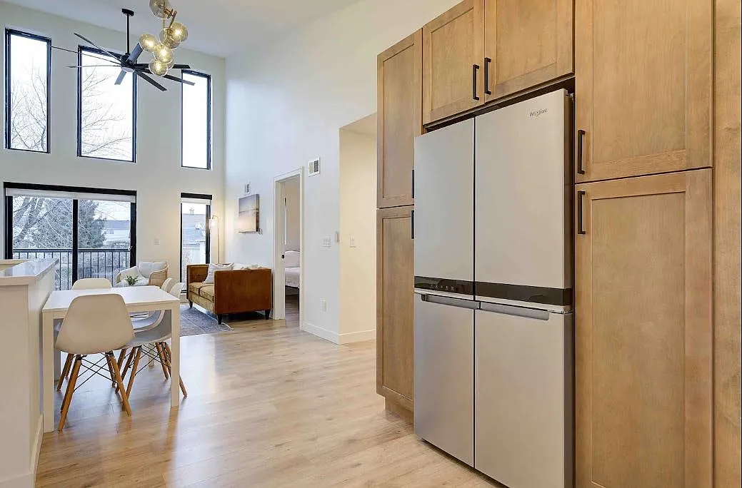 925 East Otjen Street, Unit 1 — Photo 1