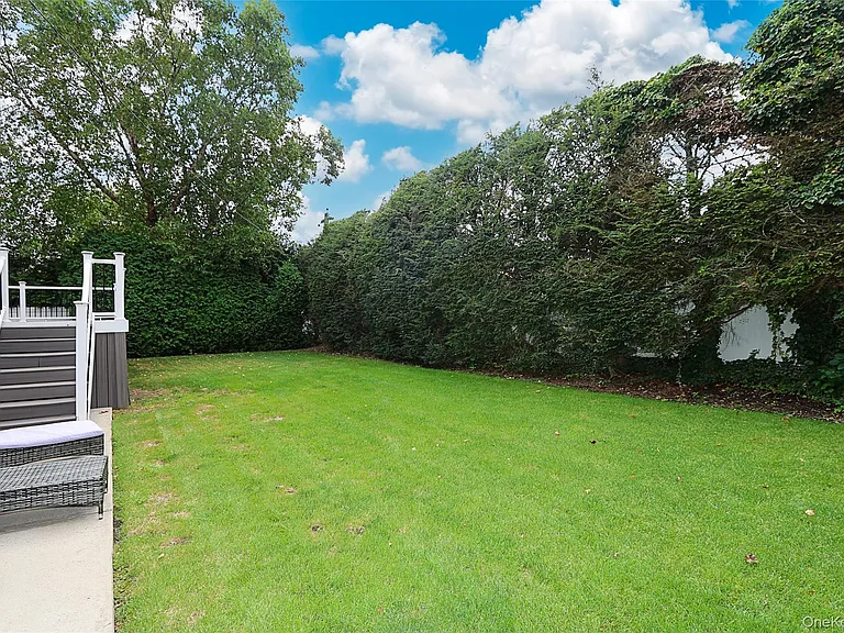 14 Glenn Dr — Photo 26