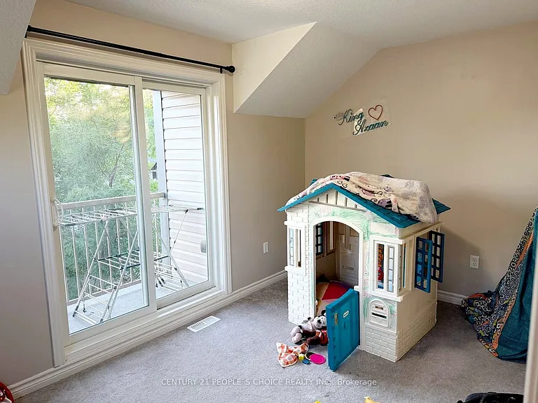 12 Poplar Dr #1 — Photo 8