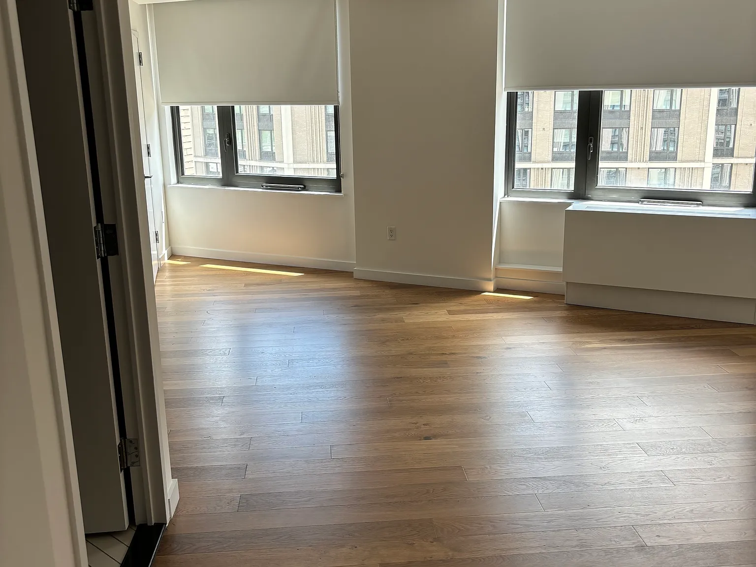 445 West 35th Street — Photo 3