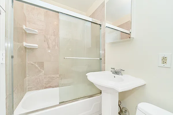 Rented by Living New York | media 9