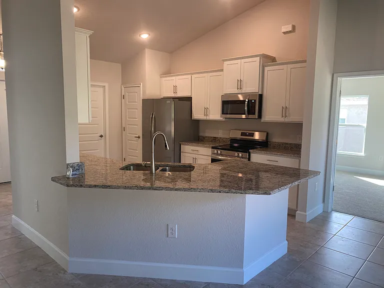 2593 Englewood Rd — Photo 3