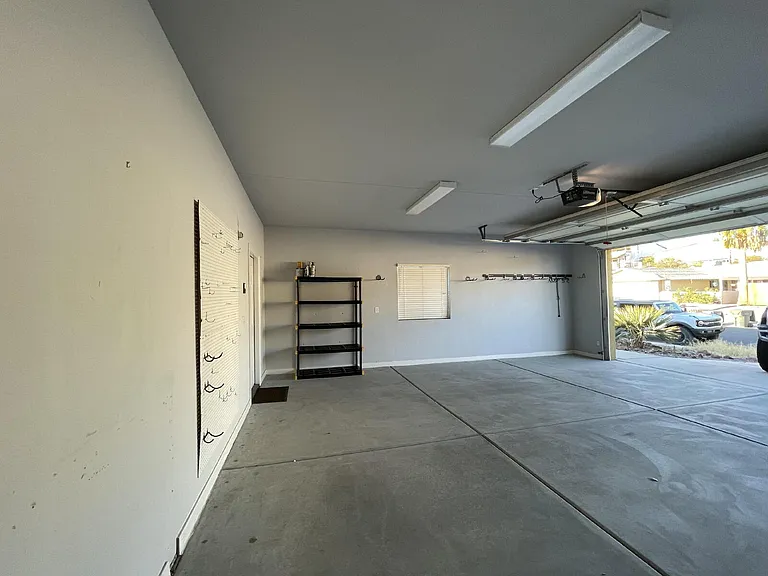 2549 Country Club Dr — Photo 21