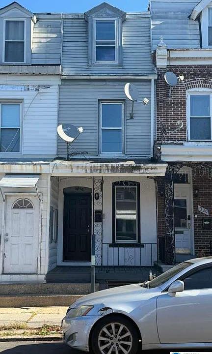 1st image of 329 1/5 N 15th St