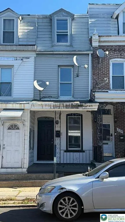 329 1/2 N 15th St photo 1