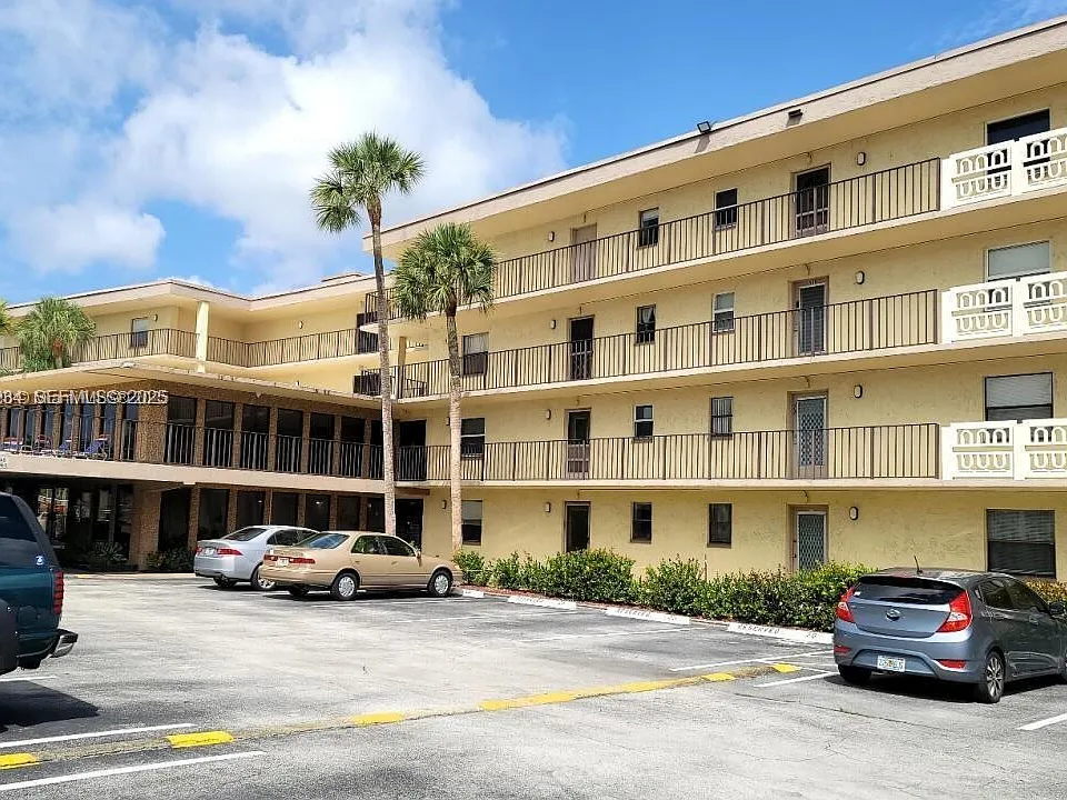9355 SW 8th St #402