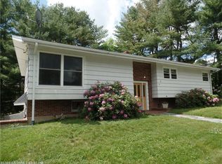 38 Buttonwood Ln, Lewiston, ME 04240