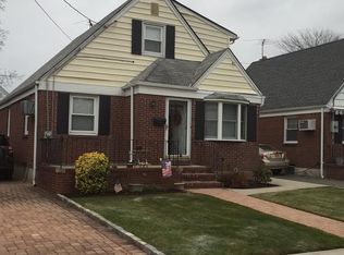 175 Latham Rd, Mineola, NY 11501