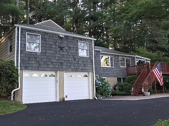 Circular drive to rear house