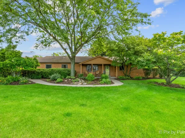 2116 N Pebble Dr, McHenry, IL 60051