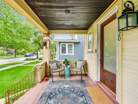 5th image of 820 Woodbine Ave
