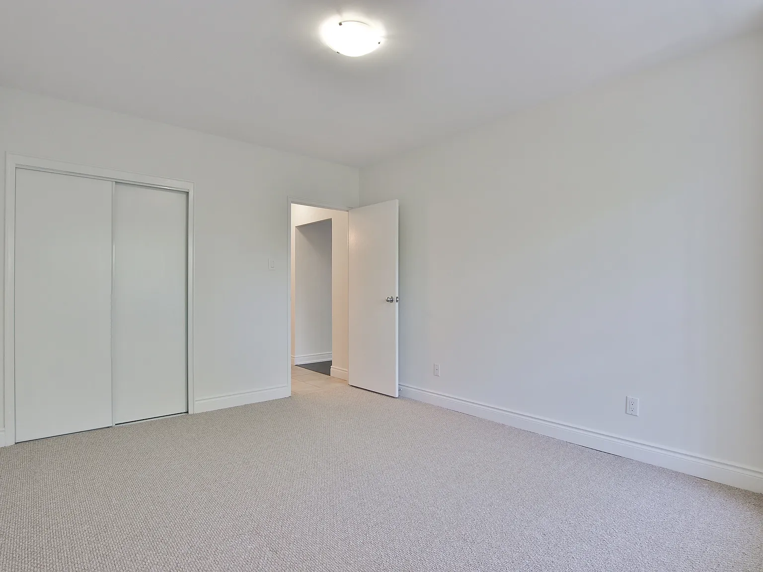 494 Avenue Road Toronto — Photo 4