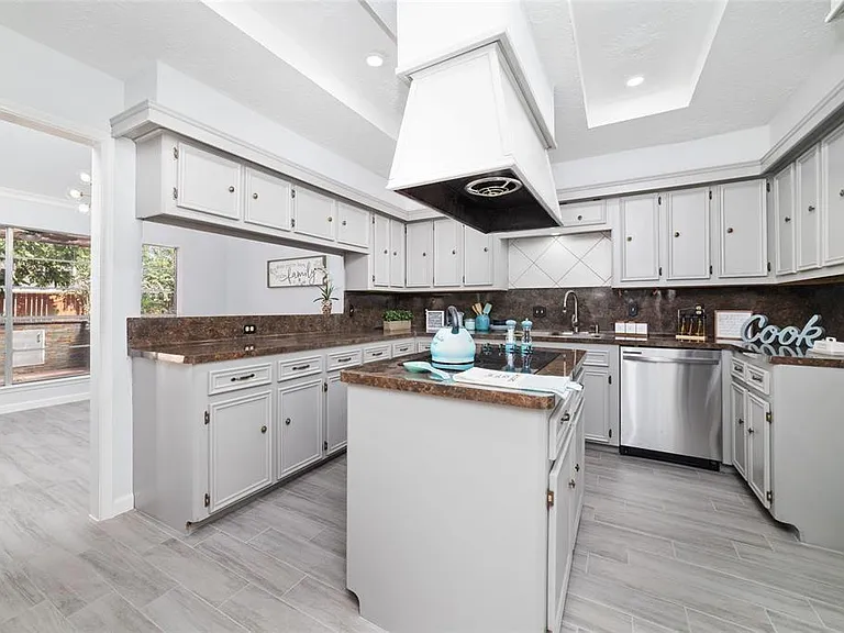 22122 Woodrose Dr — Photo 15