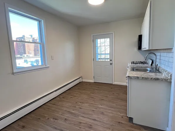 618 Broadway image 4 of 9